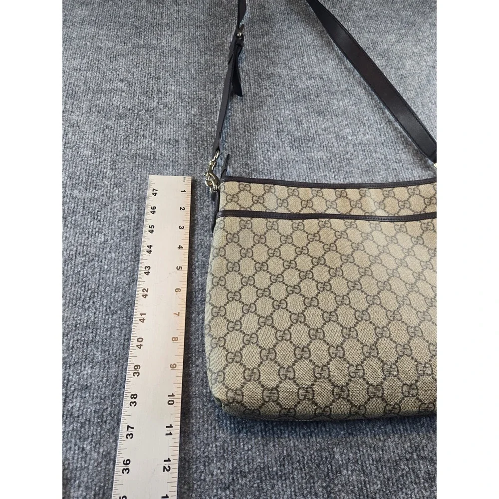 Gucci GG Supreme Canvas Messenger Bag Brown Crossbody 388924 Authentic
